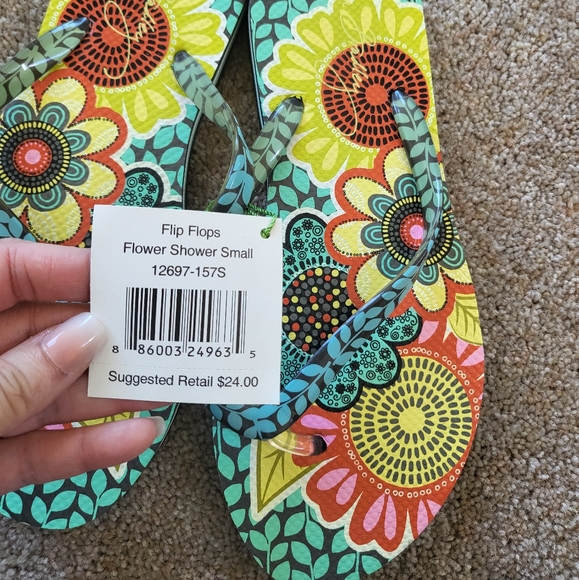 Nwt vera bradley flower shower sandals flip flops small - Picture 3 of 3